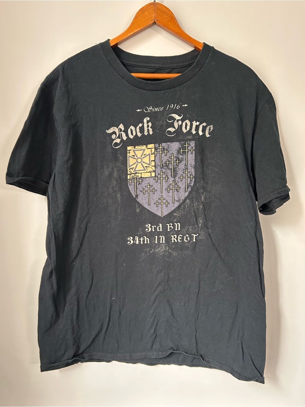 Apprime Courage Above All Rock Force 34th Regt Dragons Mens T-shirt Large